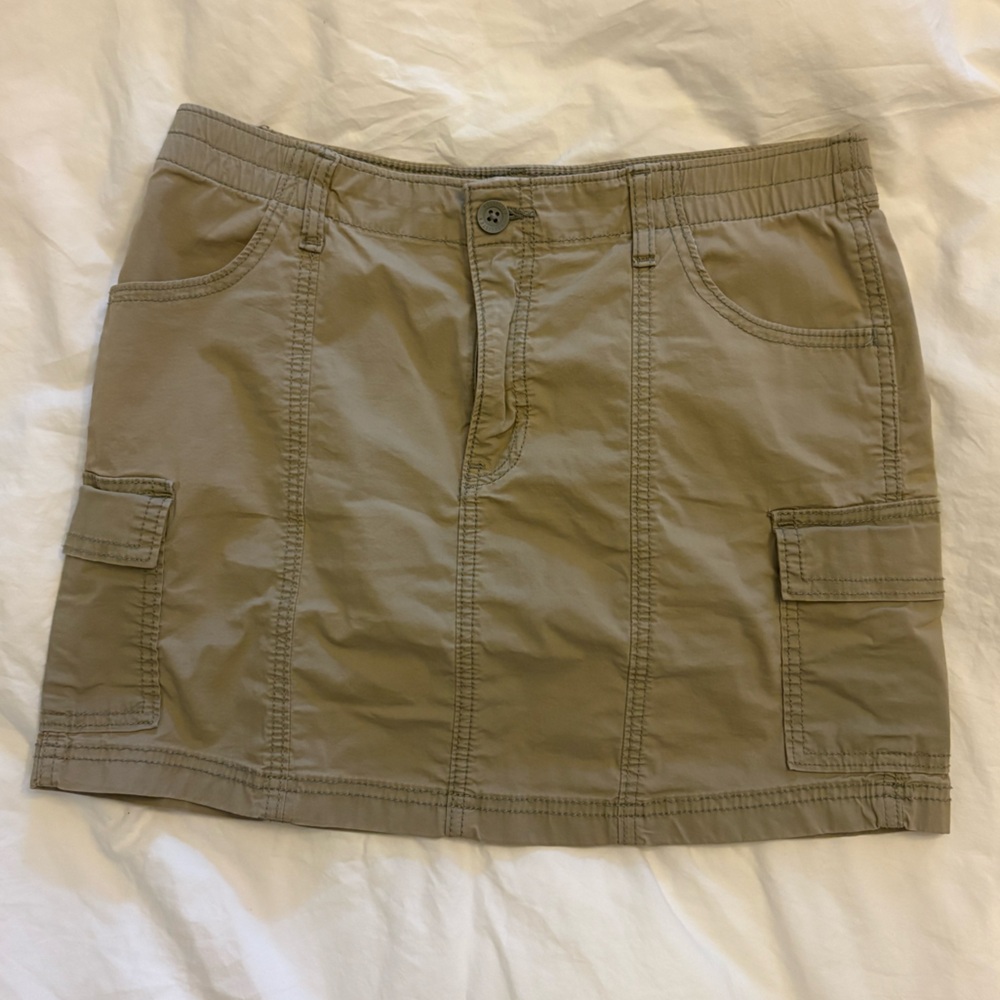 Hollister Cargo Mini Skirt in Beige Green